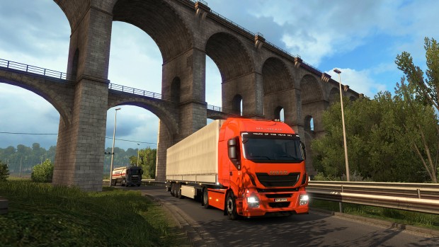 Viva la France DLC for Euro Truck Simulator 2 screenshot showing off an ancient bridge