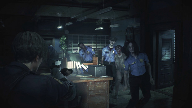 Resident Evil 2 screenshot of a massive zombie attack