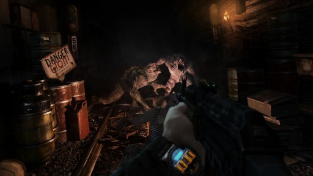 Metro: Last Light Redux screenshot of mutants in the dark